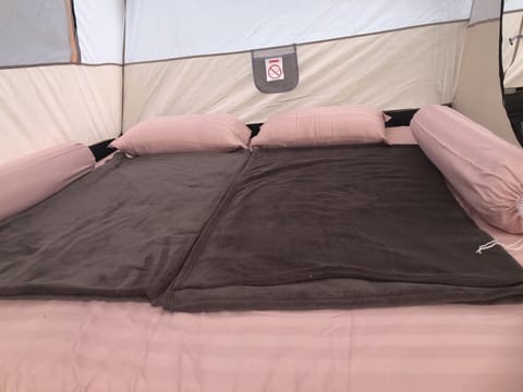 2 bedrooms, bed sheets