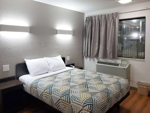 Free WiFi, bed sheets, wheelchair access