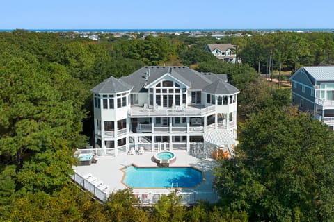 CC328: Wellfleet | Back Exterior