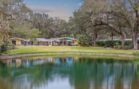 The pond House is a peaceful retreat for Families.