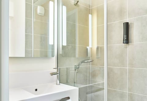 Shower, towels, soap, shampoo