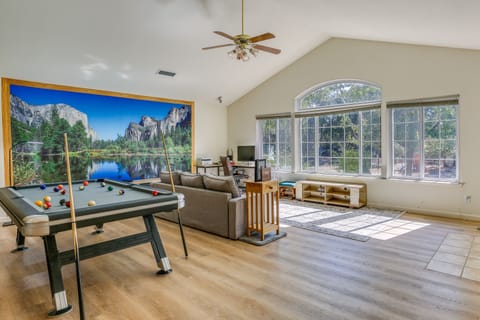 Mariposa Vacation Rental | 3BR | 2BA | 2,490 Sq Ft | Step-Free Access