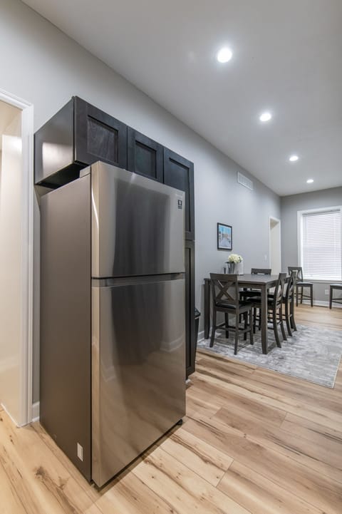 Kitchen / Dining Area