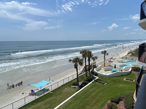 Direct oceanfront views!