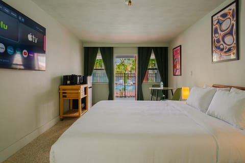 Pool View Room5