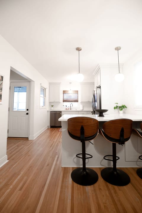 Bar Seating | Entertaining Area