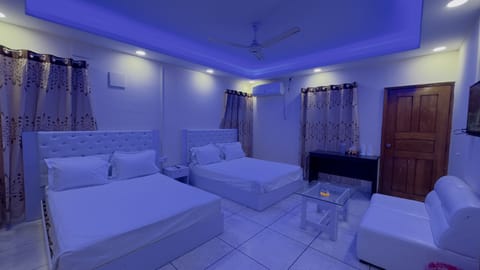 Family Room | Egyptian cotton sheets, premium bedding, pillowtop beds, soundproofing