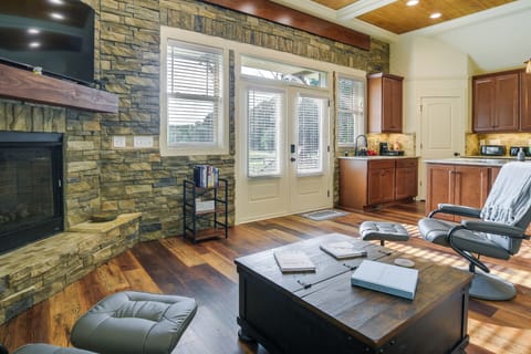 House (2 Bedrooms) | Interior