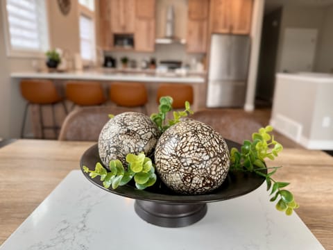 Seating for 14 in dinning area.