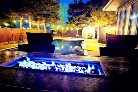 Firetable Overlooking Pool
