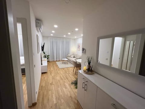 Apartment, 1 Bedroom, Balcony, City View | Living room