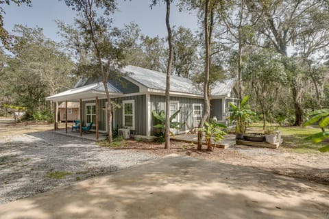 Darien Vacation Rental | 3BR | 2BA | 1,100 Sq Ft | Step-Free Access