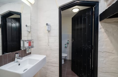 Standard Room, Queen and Single Bed | In-room safe, individually decorated, individually furnished, desk