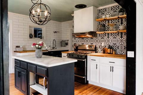 The cabin's kitchen provides you with many essentials like olive oil, balsamic vinegar, several seasonings, pots & pans, microwave, toaster, toaster oven, storage containers  and more.