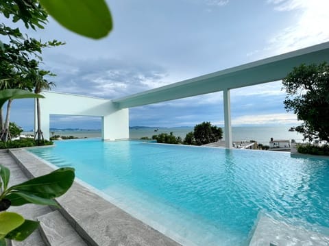 Premium Condo | Terrace/patio