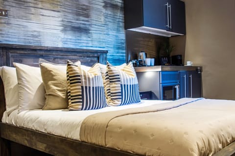 Premium Studio | Premium bedding, individually decorated, individually furnished