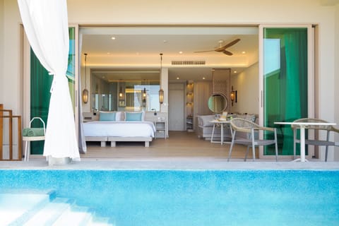 Seaview Pool Suite | Minibar, desk, soundproofing, free WiFi