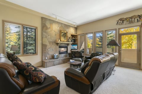 Condo, 3 Bedrooms | Living area | Smart TV