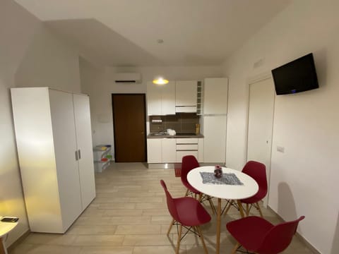 Espero | Private kitchenette | Full-size fridge, microwave, electric kettle, griddle