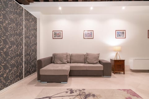 House | 1 bedroom