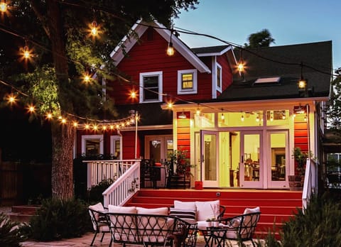Welcome to Red House Paso! 