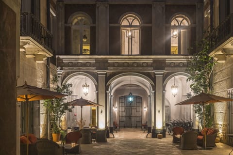 Activities, Amenities, Balcony / Terrace / Patio, Building Exterior, Spring, Summer