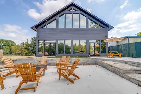 Granbury Vacation Rental | 4BR | 2BA | 2,200 Sq Ft | 1 Step to Enter