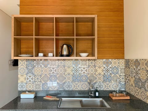 Deluxe Room | Private kitchen