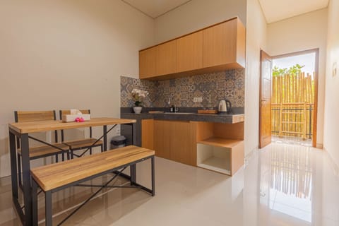 Deluxe Room | Private kitchen