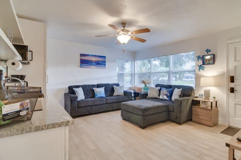 Gulfport Vacation Rental | 2BR | 1BA | 2 Steps to Enter | 660 Sq Ft