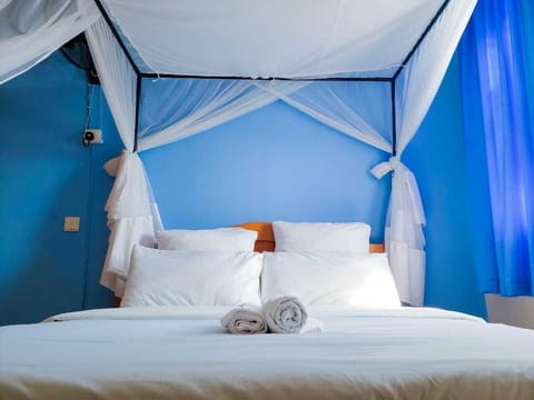 Executive Apartment | 3 bedrooms, premium bedding, pillowtop beds, individually decorated
