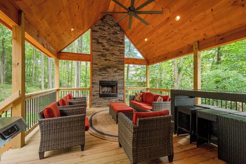 House (6 Bedrooms) | Property amenity