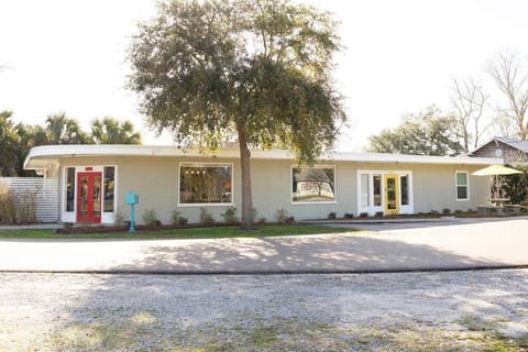 Blaizy Sunkissed—both units rented together for larger groups