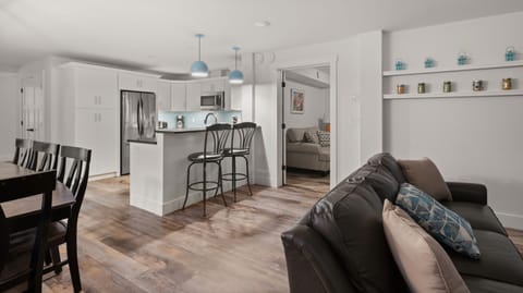 Unit 2: La Pasta, 4 bedroom Unit