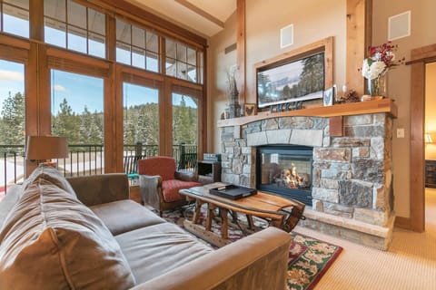 CAT_401-print-027-026-Living Room-3298x2199-300dpi_1