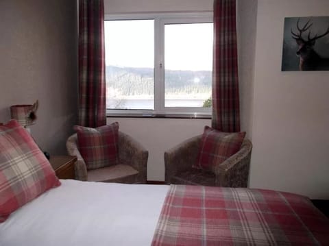 Double Room, Ensuite (Woodland - Loch View) | Bed sheets