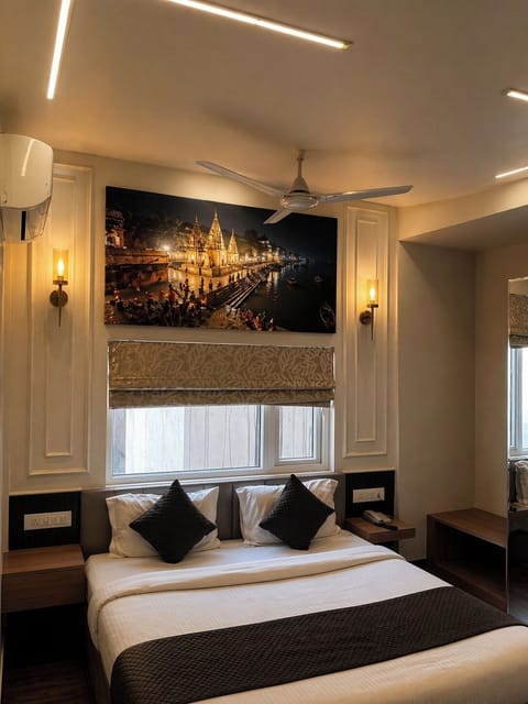 Superior Room | In-room safe, soundproofing, free WiFi, bed sheets
