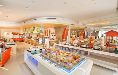Daily buffet breakfast for a fee