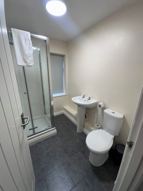 Basic Studio Suite | Desk, blackout drapes, free WiFi, bed sheets