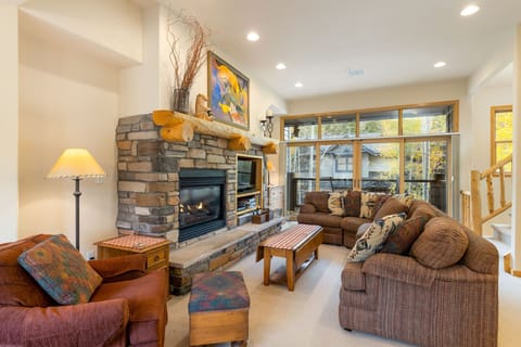 Townhome, 3 Bedrooms | Living area
