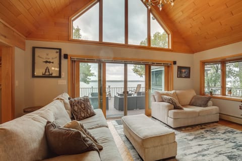 House (6 Bedrooms) | Interior