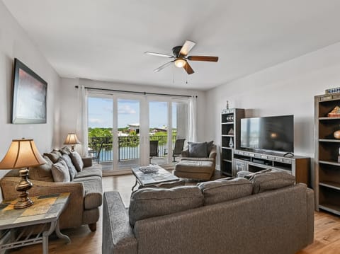 Welcome to Laketown Wharf #310