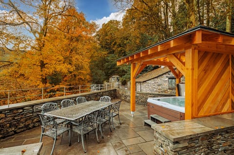 Cottage | Outdoor dining