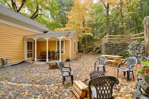 Taylors Falls Vacation Rental | 3BR | 1.5BA | 1,500 Sq Ft | Small Step for Entry