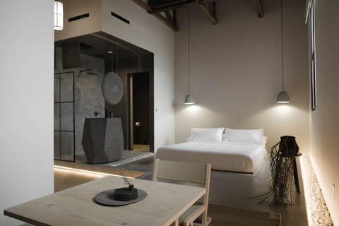Hypo-allergenic bedding, blackout drapes, iron/ironing board, free WiFi
