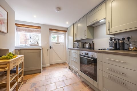 12 Station Road, Holt: Enter in to a fully equipped kitchen with electric oven, fridge/freezer, microwave and Nespresso Magimix coffee machine