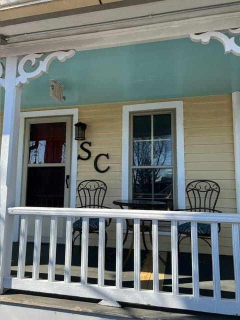 Southern Comfort Room | Terrace/patio