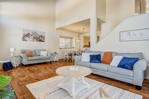 Plenty of seating in the living room!