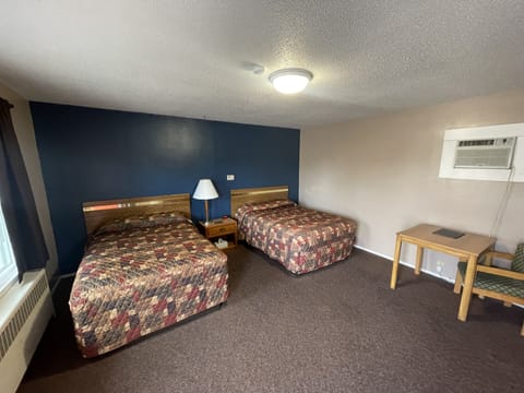 Classic Double Room, Non Smoking, Refrigerator & Microwave | Desk, laptop workspace, free WiFi, bed sheets