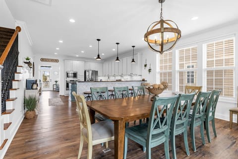 Plenty Of Seating For Everyone